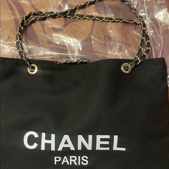 Chanel Black Shoulder Bag with Chain Strap, GWP - Picture 5 of 17